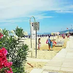 Apartment Fronte Mare Riviera Del Conero, Wi-fi Gratuita, 3 Camere, 10 Letti,