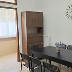 Apartment Fronte Mare Riviera Del Conero, Wi-fi Gratuita, 3 Camere, 10 Letti, Falconara Marittima