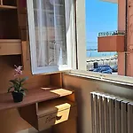 Apartment Fronte Mare Riviera Del Conero, Wi-fi Gratuita, 3 Camere, 10 Letti, *