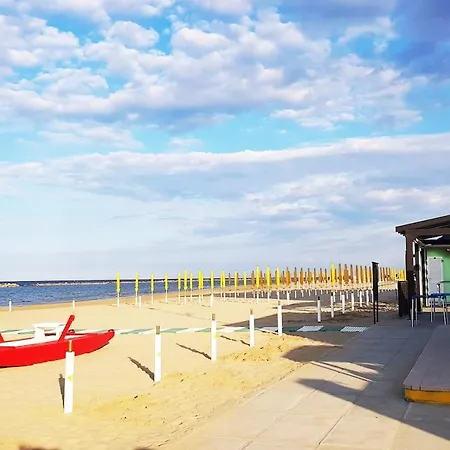 Апартаменты Fronte Mare Sea & Ancona-falconara Sea&business, Wi-fi Veloce, 3 Camere, 10 Letti Фальконара-Мариттима
