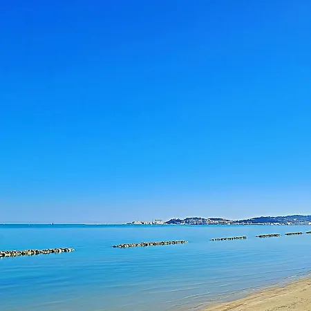 Fronte Mare Sea & Ancona-falconara Sea&business, Wi-fi Veloce, 3 Camere, 10 Letti Апартаменты