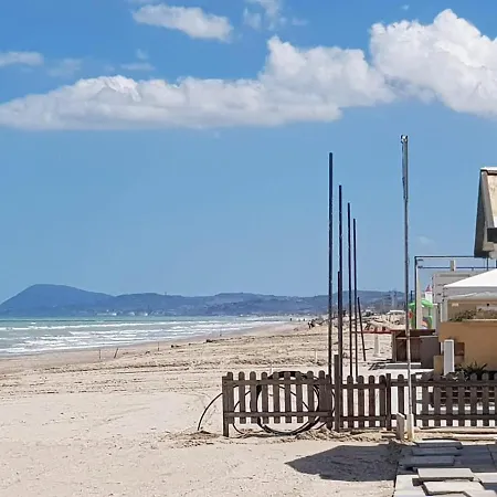 Апартаменты Fronte Mare Sea & Ancona-falconara Sea&business, Wi-fi Veloce, 3 Camere, 10 Letti *