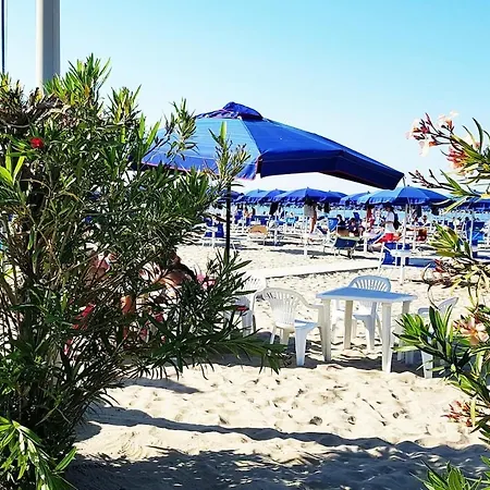 Апартаменты Fronte Mare Sea & Ancona-falconara Sea&business, Wi-fi Veloce, 3 Camere, 10 Letti Фальконара-Мариттима